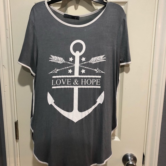 Gray and white blouse ⚓️ - Picture 2 of 2